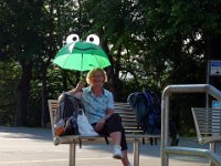 P1140400  Die Frosch-Reiseleiterin