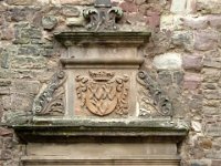 IMG 3648  die ominösen Greifenfänge im Wappen Derer von und zu